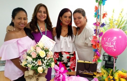 Mónica García, La cumpleañera, María Acenet  Gutiérrez, y Carmen Sterling.